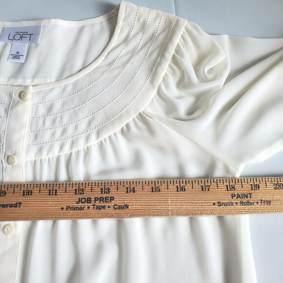 Women Loft Ivory Button Blouse Top M Sheer Career Classic Feminine Relaxed NEW - Picture 6 of 7